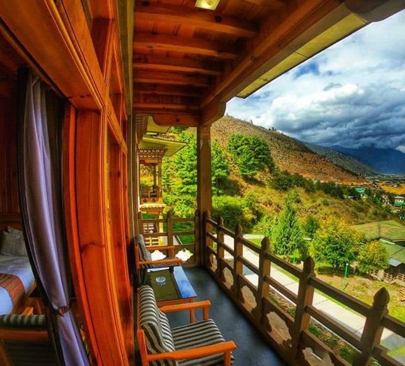 Peaceful escapes with vibrant views